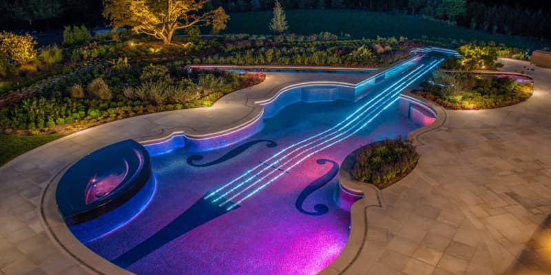Découvrez les projecteurs conçus pour la rénovation de piscine